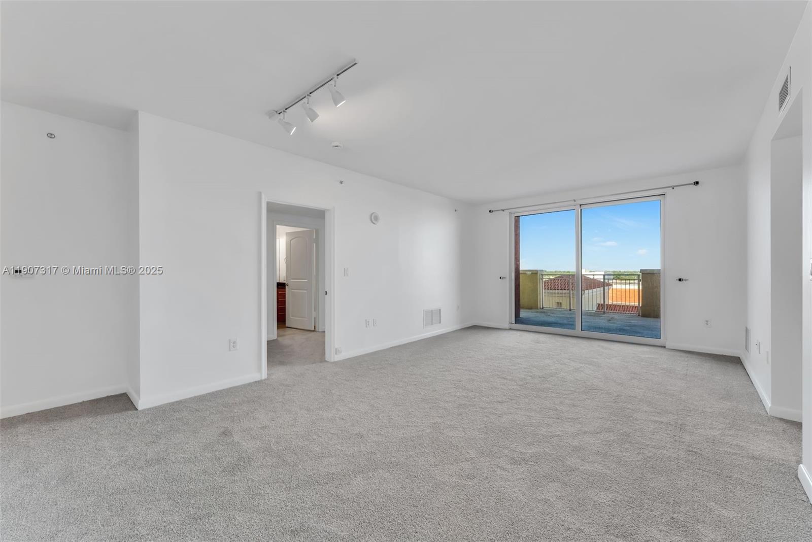 TOSCANO CONDO - Residential