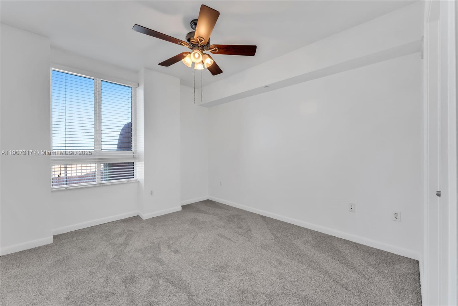 TOSCANO CONDO - Residential