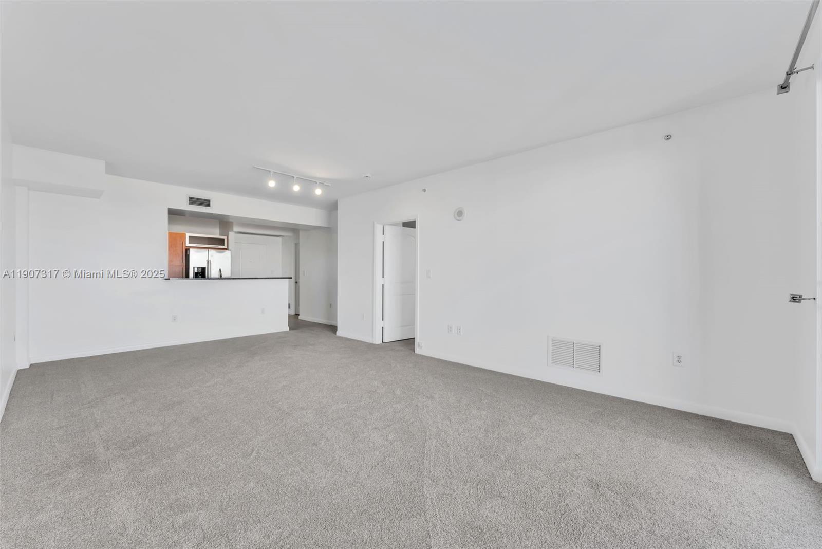 TOSCANO CONDO - Residential