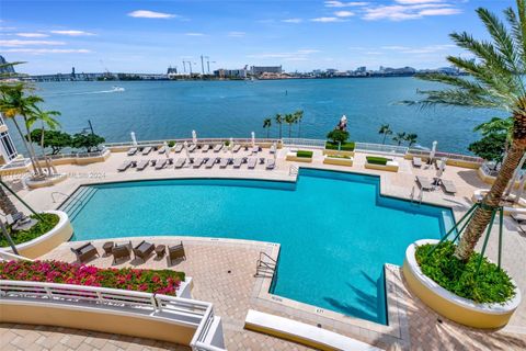 Condominium in Miami FL 848 Brickell Key Dr.jpg