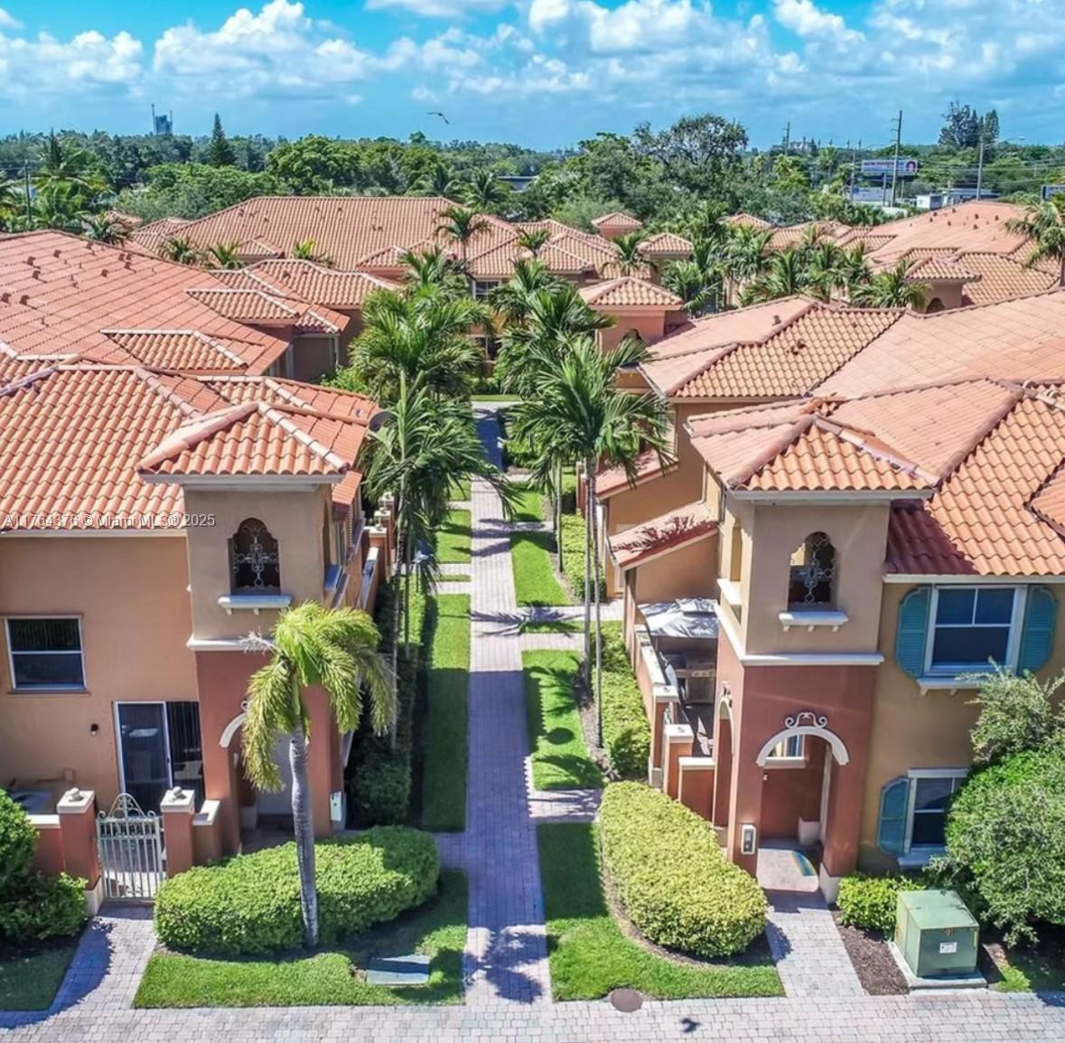VILLAS AT HARBOR ISLES CO - Residential