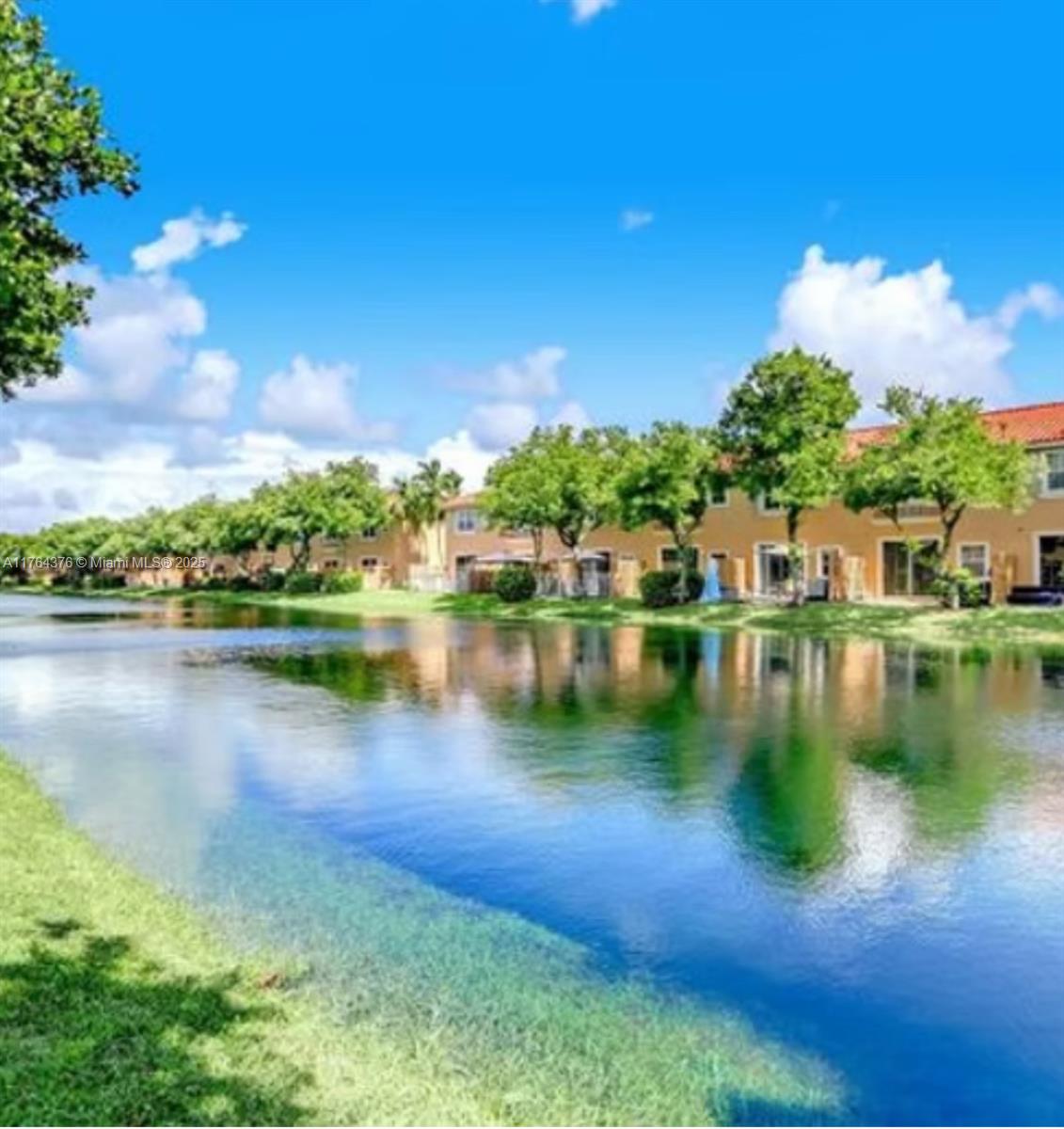 VILLAS AT HARBOR ISLES CO - Residential
