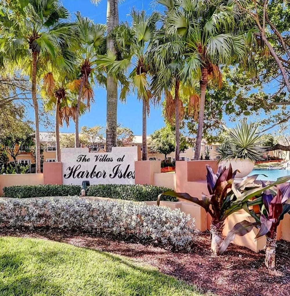 VILLAS AT HARBOR ISLES CO - Residential