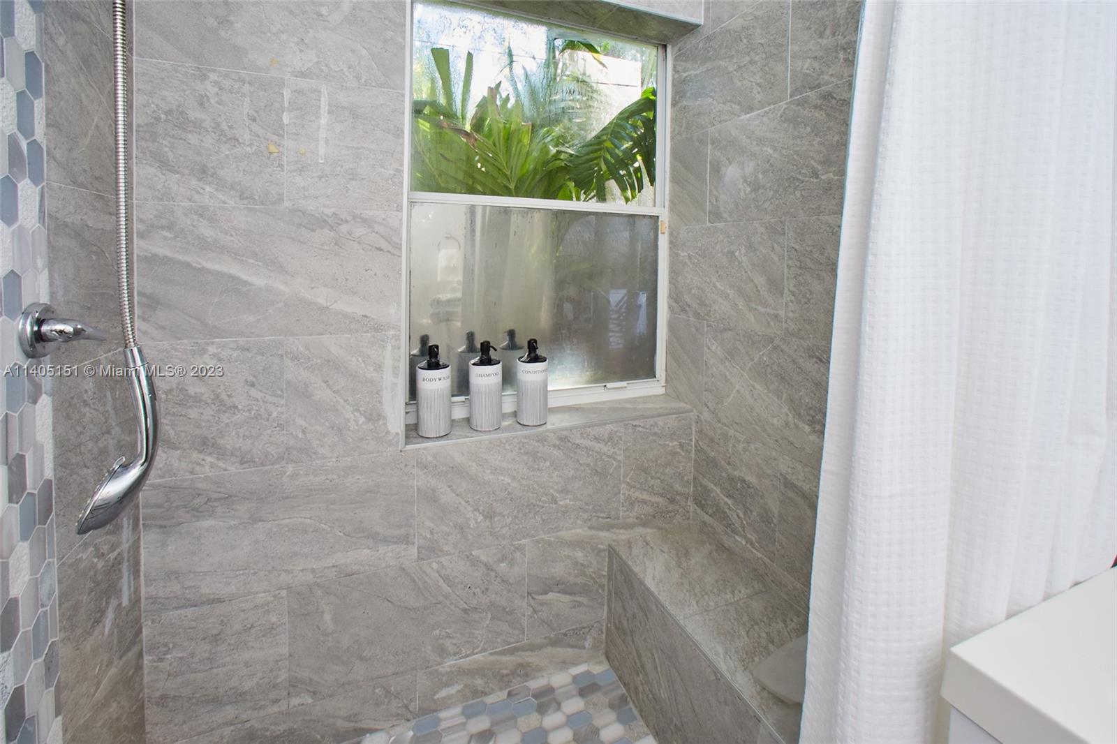 BAYWOOD 1ST ADDN RESUB - Residential