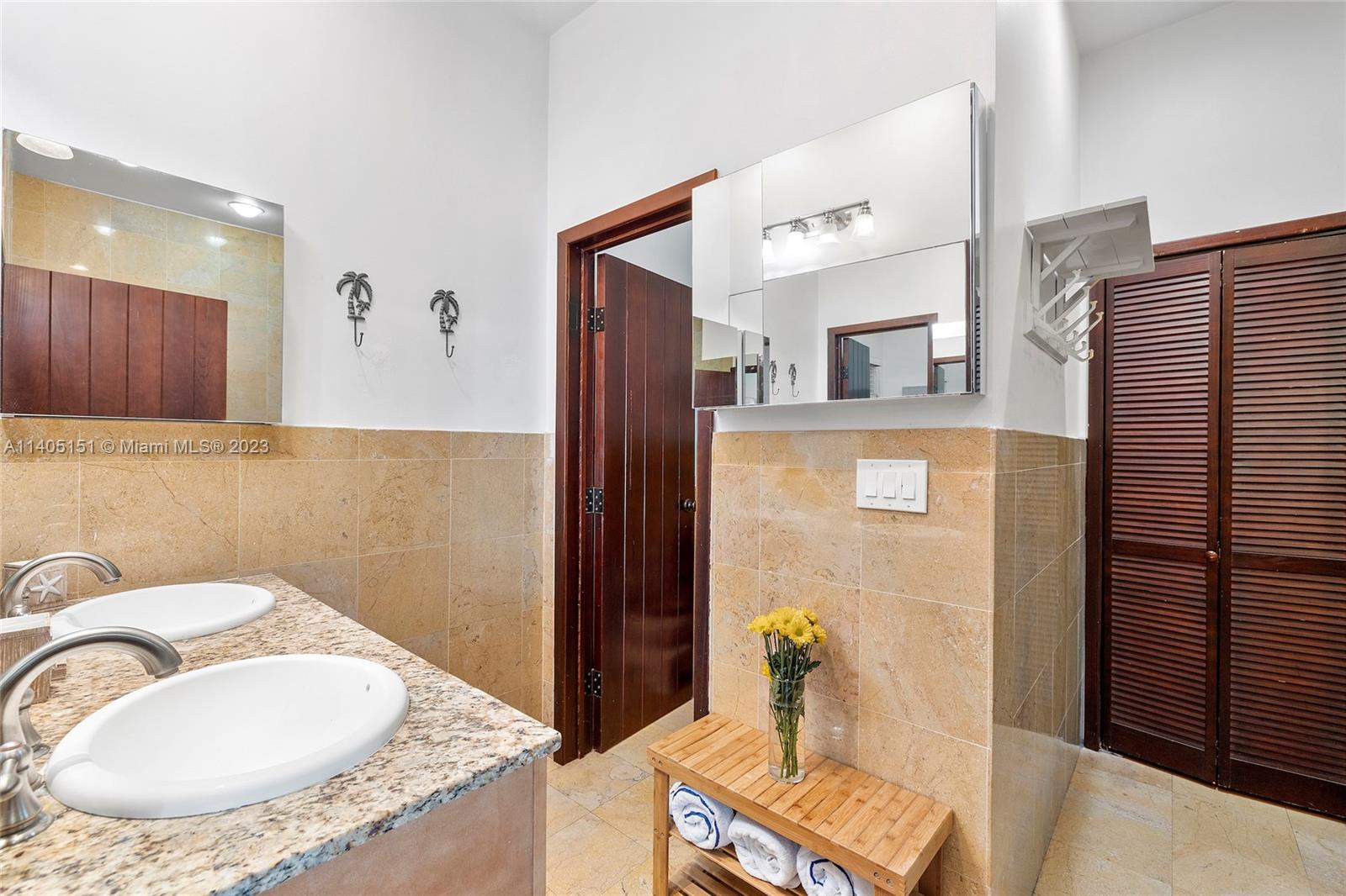 BAYWOOD 1ST ADDN RESUB - Residential