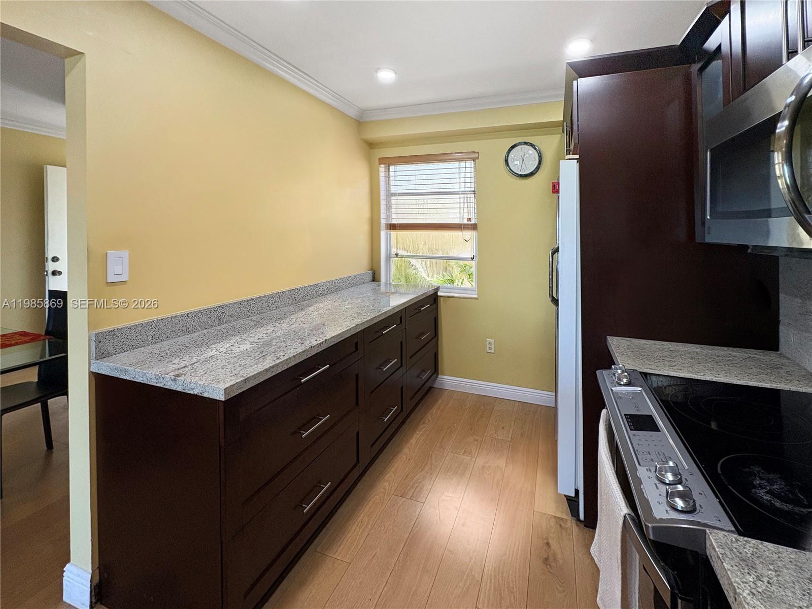 TOWERS OF WESTLAND CONDO - Residential Lease