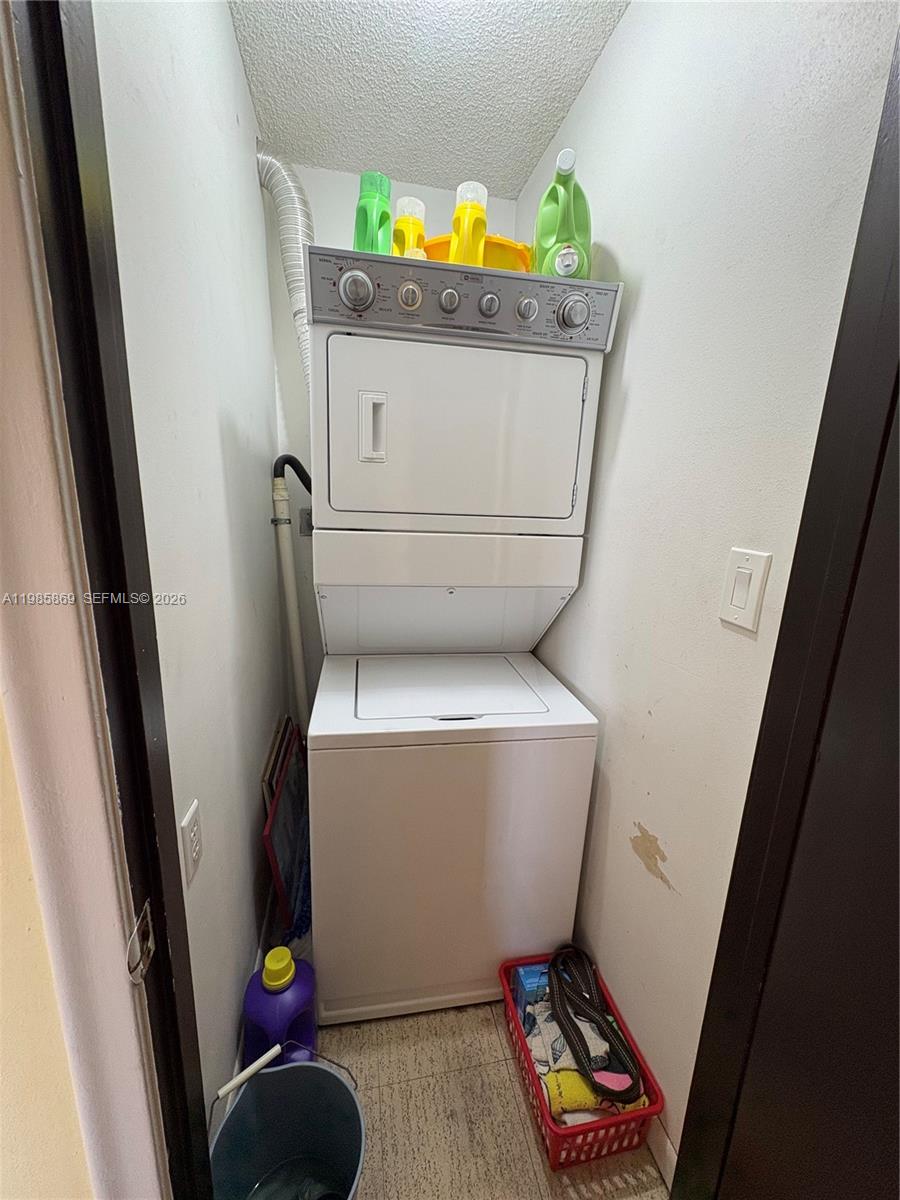 TOWERS OF WESTLAND CONDO - Residential Lease