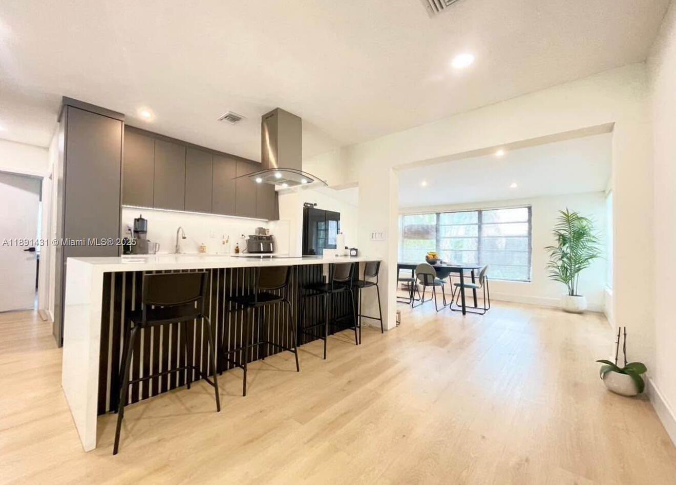 LAKE RIDGE - Residential
