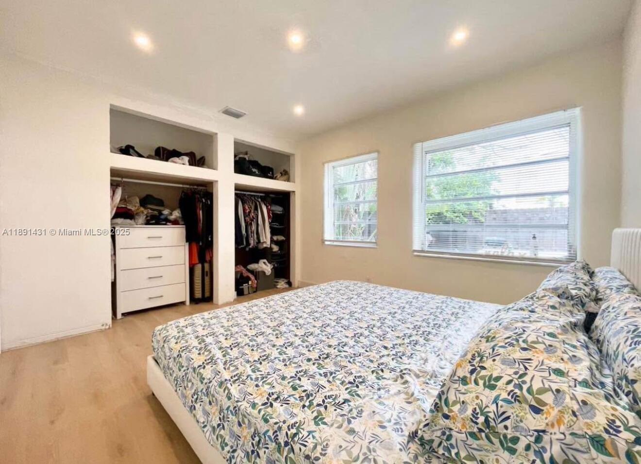 LAKE RIDGE - Residential
