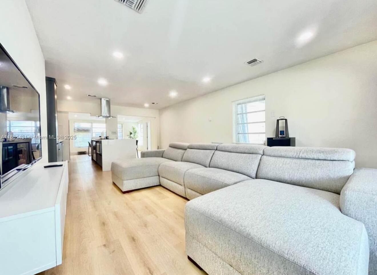 LAKE RIDGE - Residential