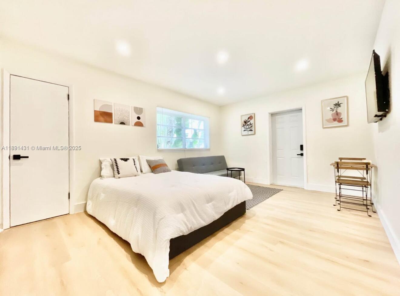 LAKE RIDGE - Residential