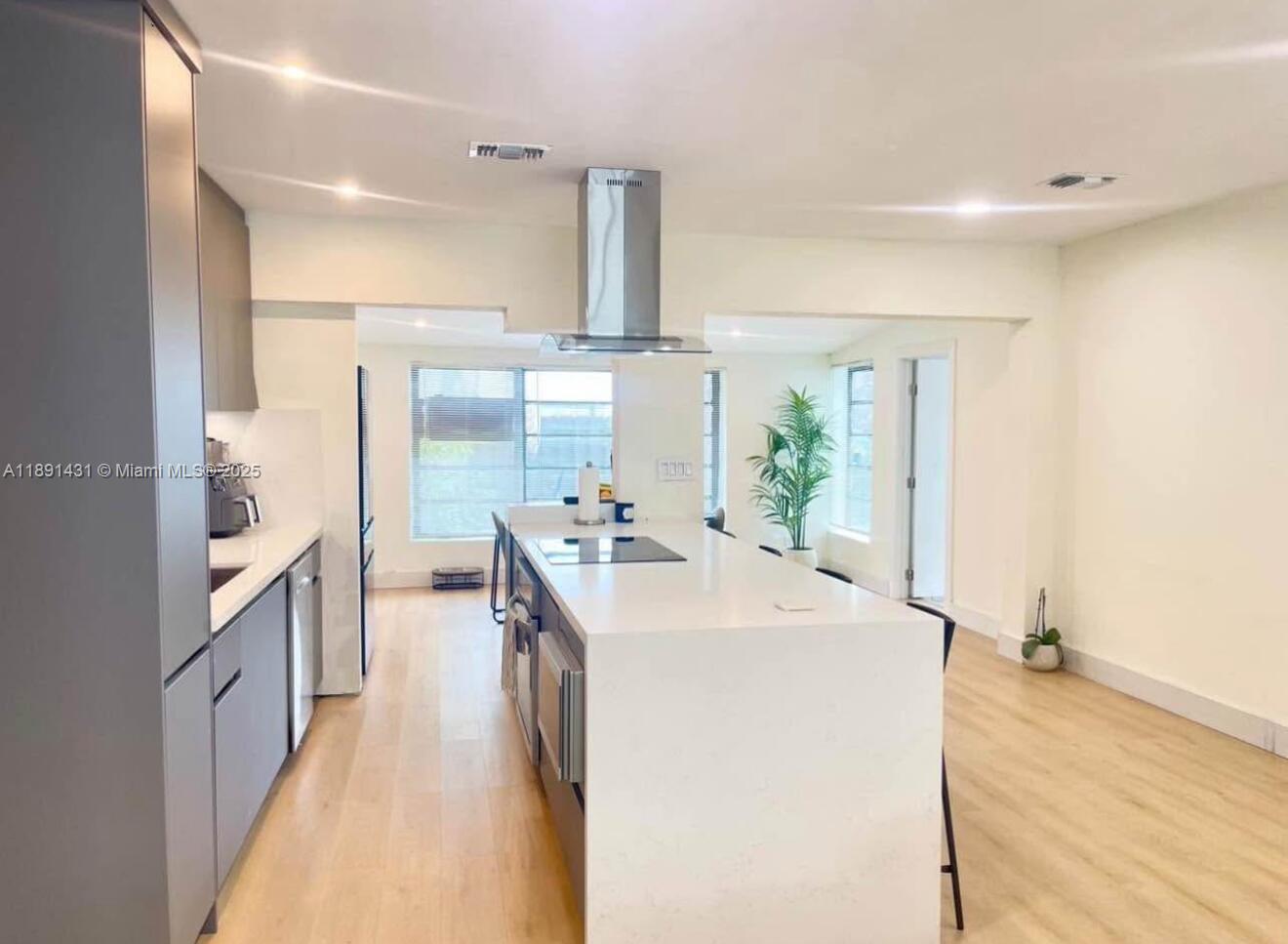 LAKE RIDGE - Residential