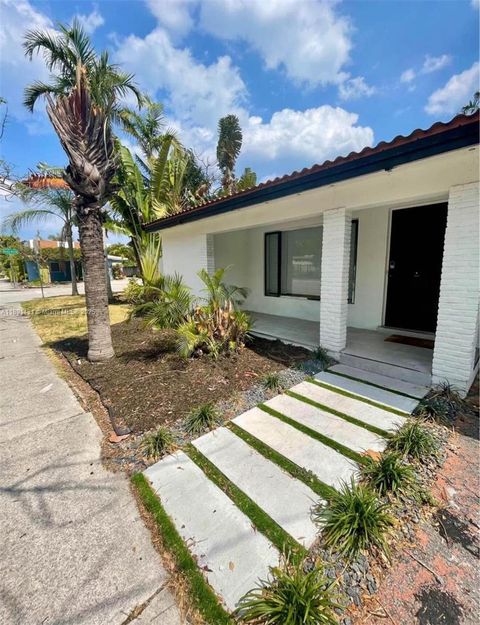 Photo of 1760 NE 13th St, Fort Lauderdale, FL 33304 (MLS # A11891431)