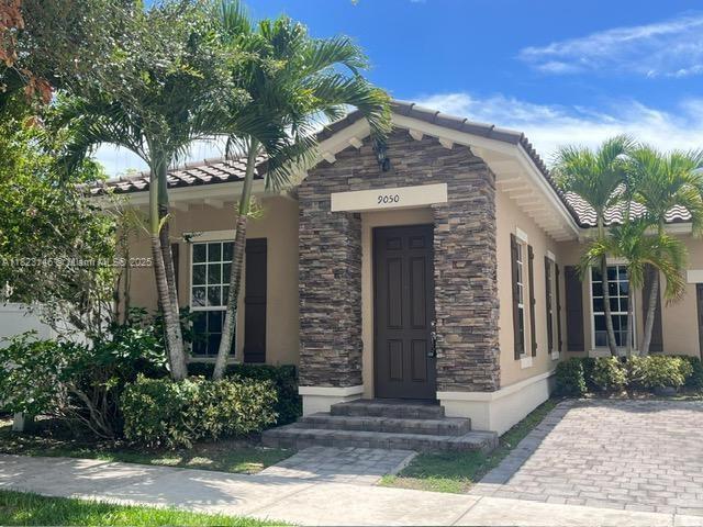 KENDALL COMMONS RESIDENTI - Residential Lease