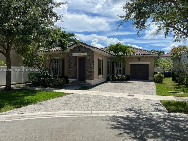 KENDALL COMMONS RESIDENTI - Residential Lease