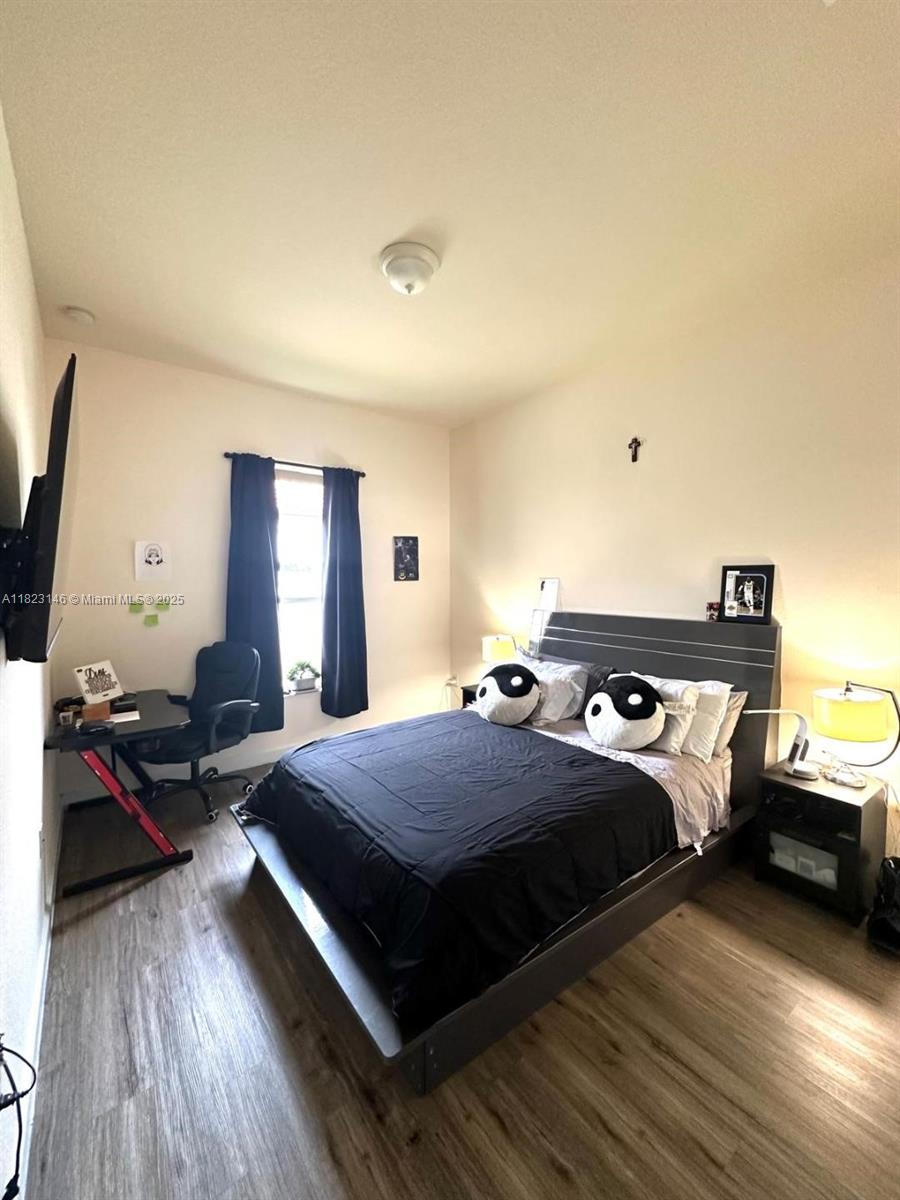 KENDALL COMMONS RESIDENTI - Residential Lease