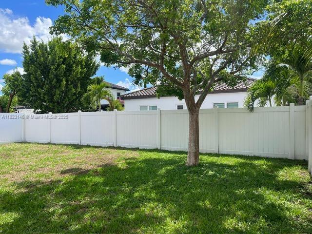 KENDALL COMMONS RESIDENTI - Residential Lease