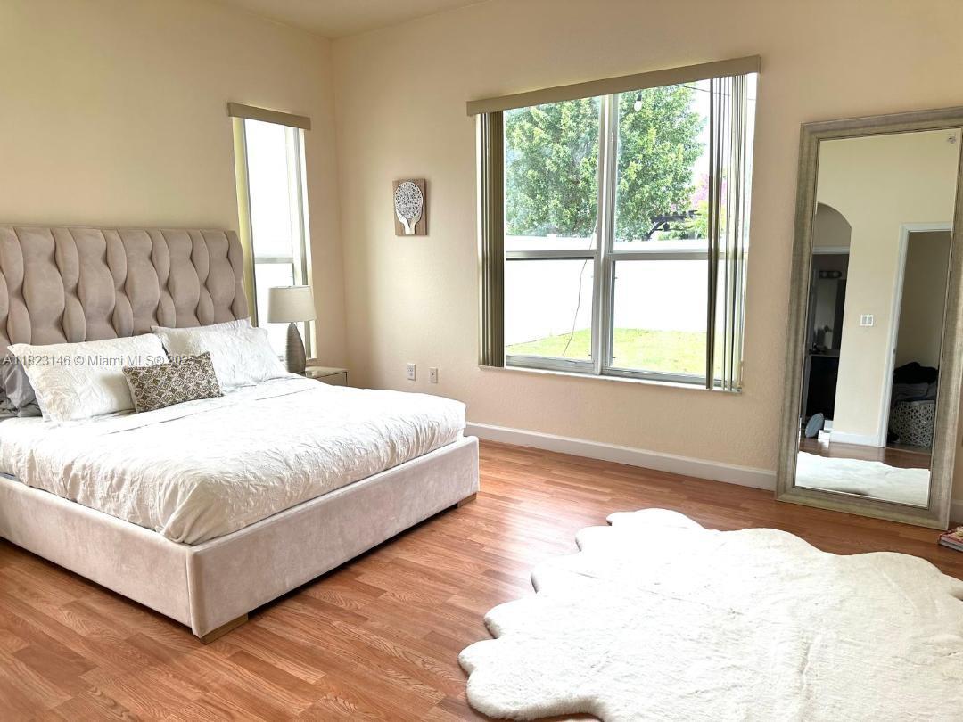 KENDALL COMMONS RESIDENTI - Residential Lease