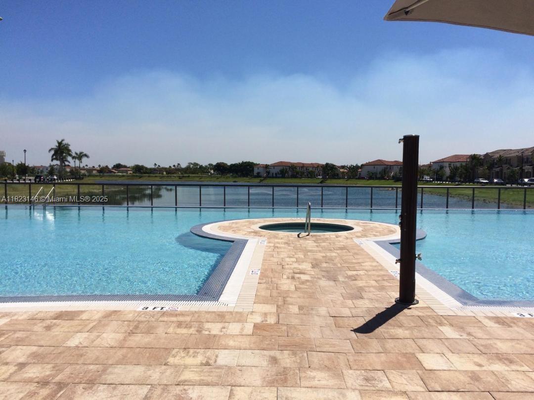 KENDALL COMMONS RESIDENTI - Residential Lease