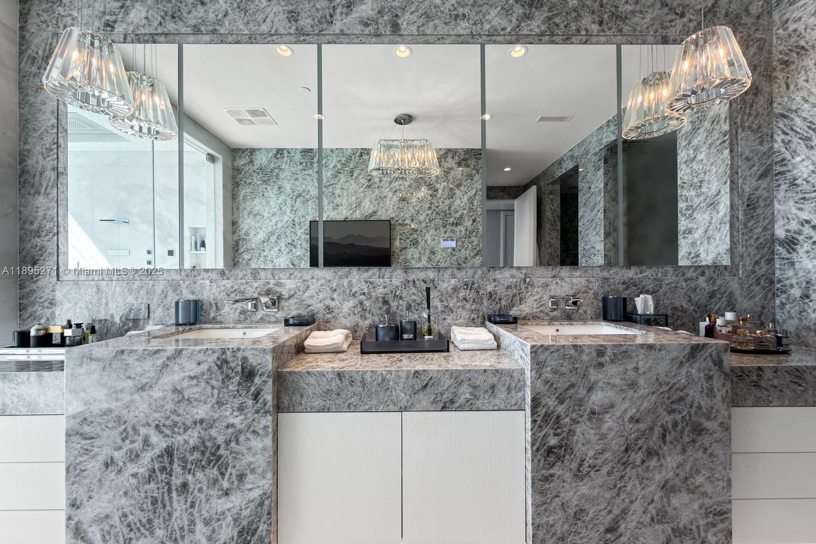 NORTH BISCAYNE BEACH AMEN - Residential
