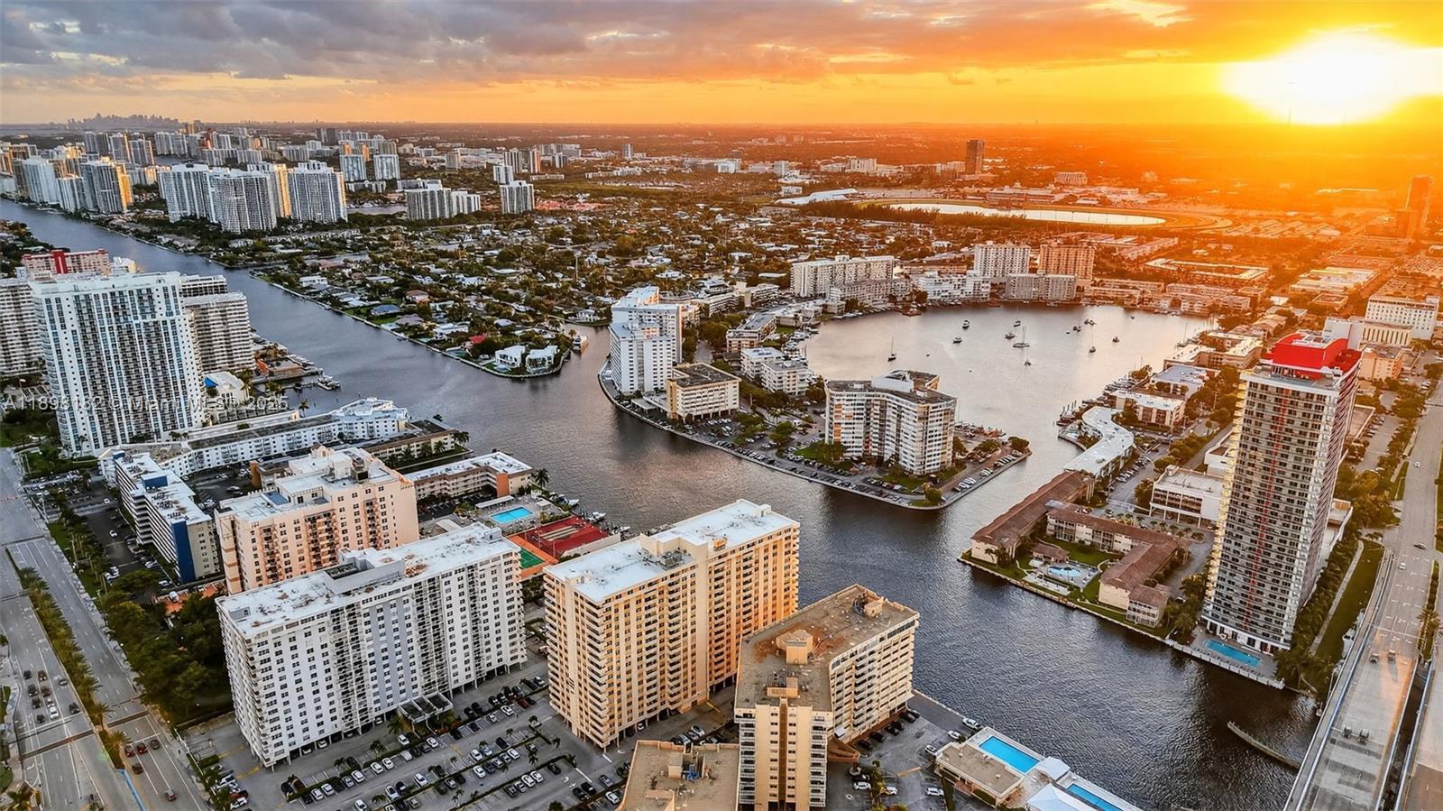 PLAZA TOWERS NORTH CONDO - Residential