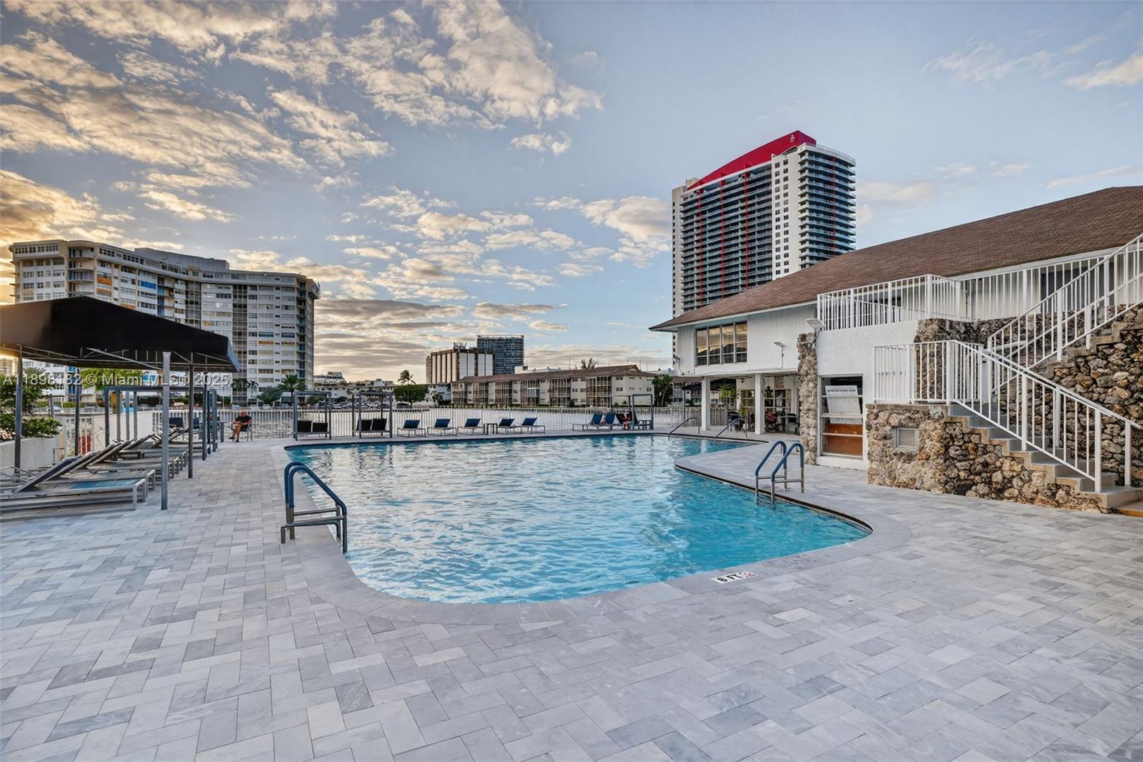 PLAZA TOWERS NORTH CONDO - Residential