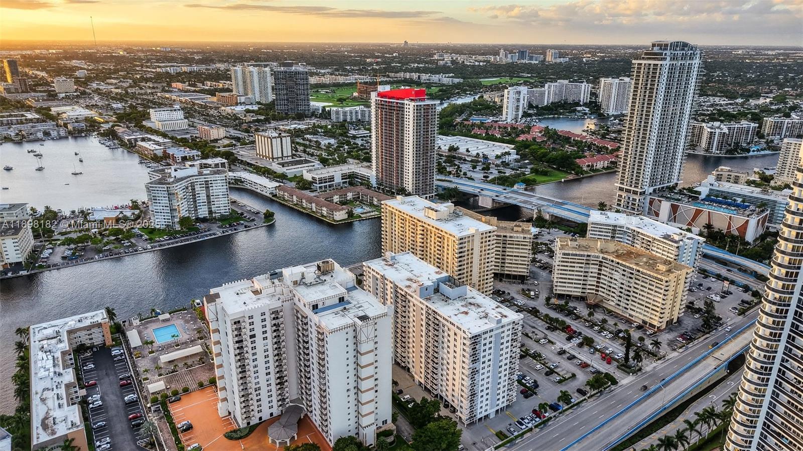 PLAZA TOWERS NORTH CONDO - Residential