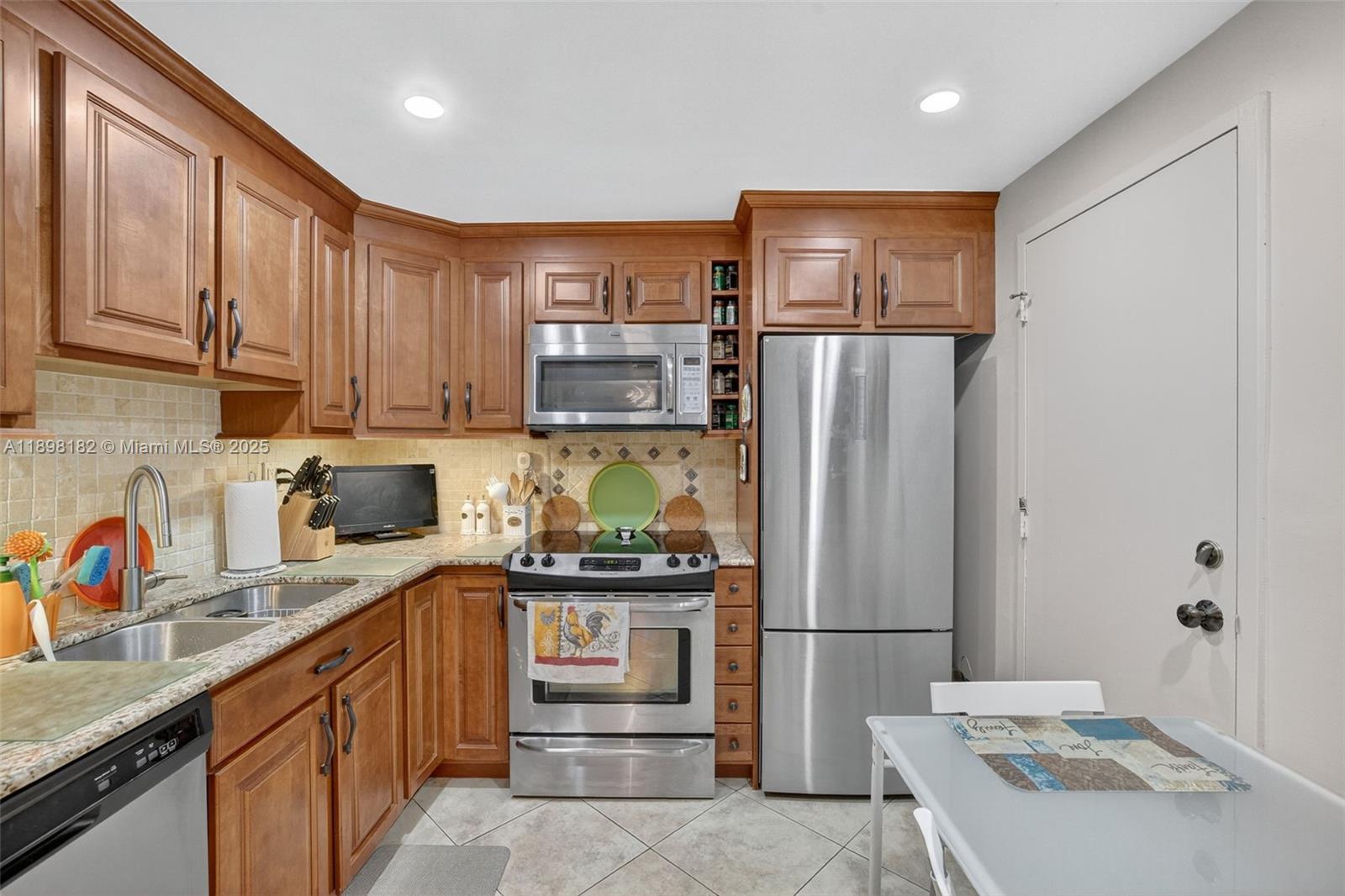 1833 S Ocean Dr 1004