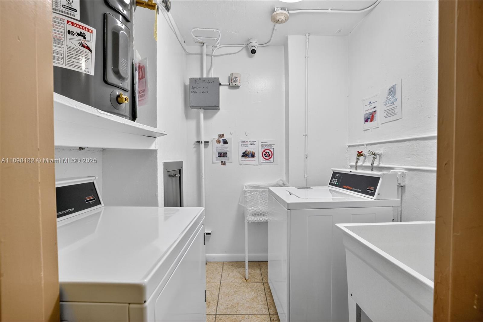 PLAZA TOWERS NORTH CONDO - Residential