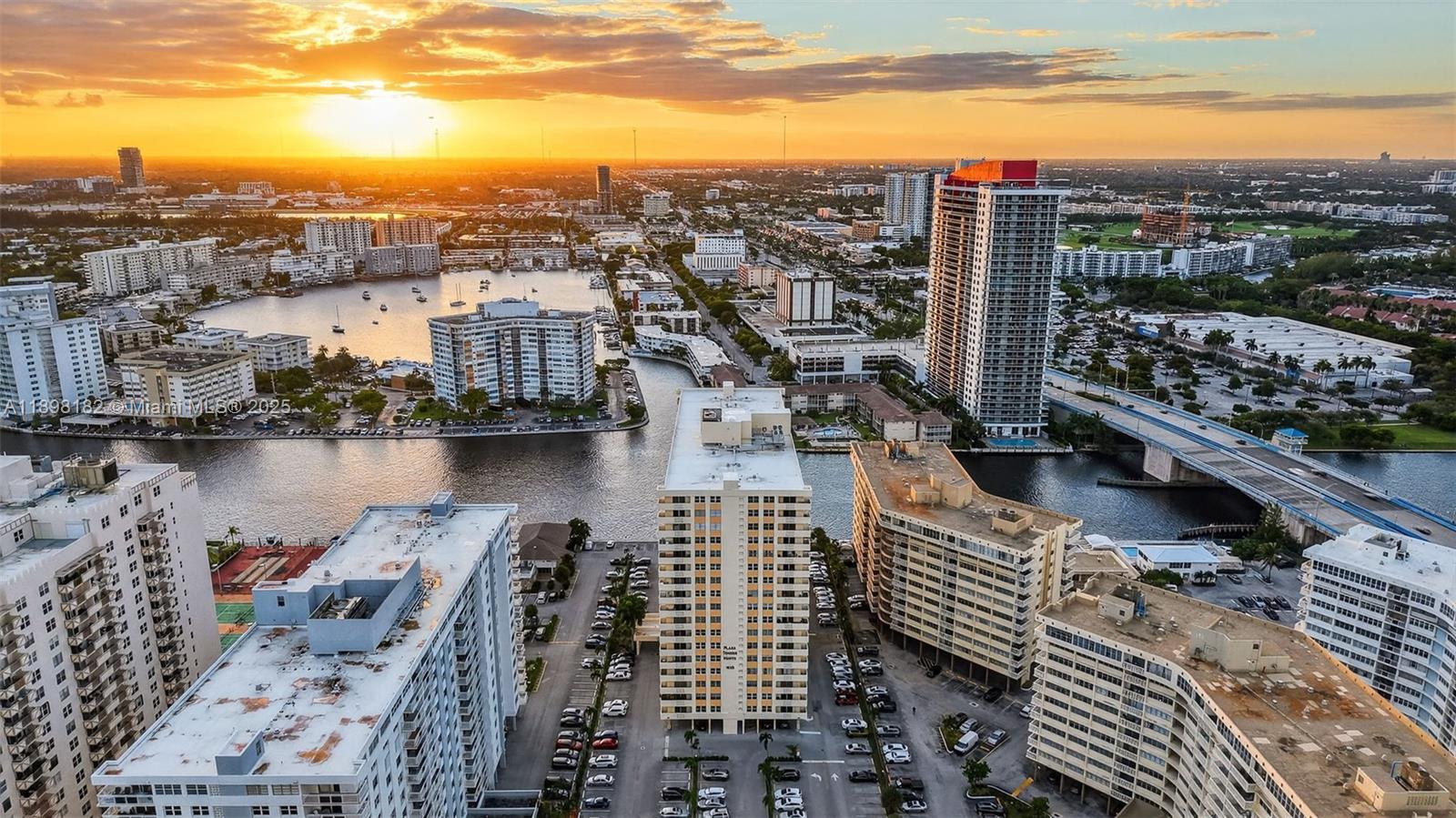 PLAZA TOWERS NORTH CONDO - Residential