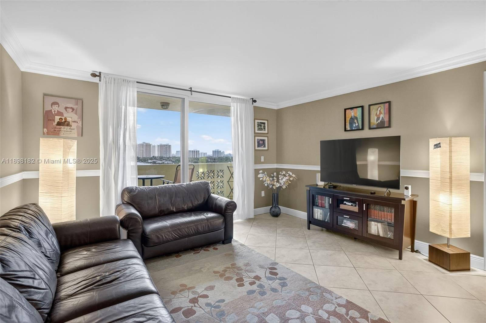 1833 S Ocean Dr 1004