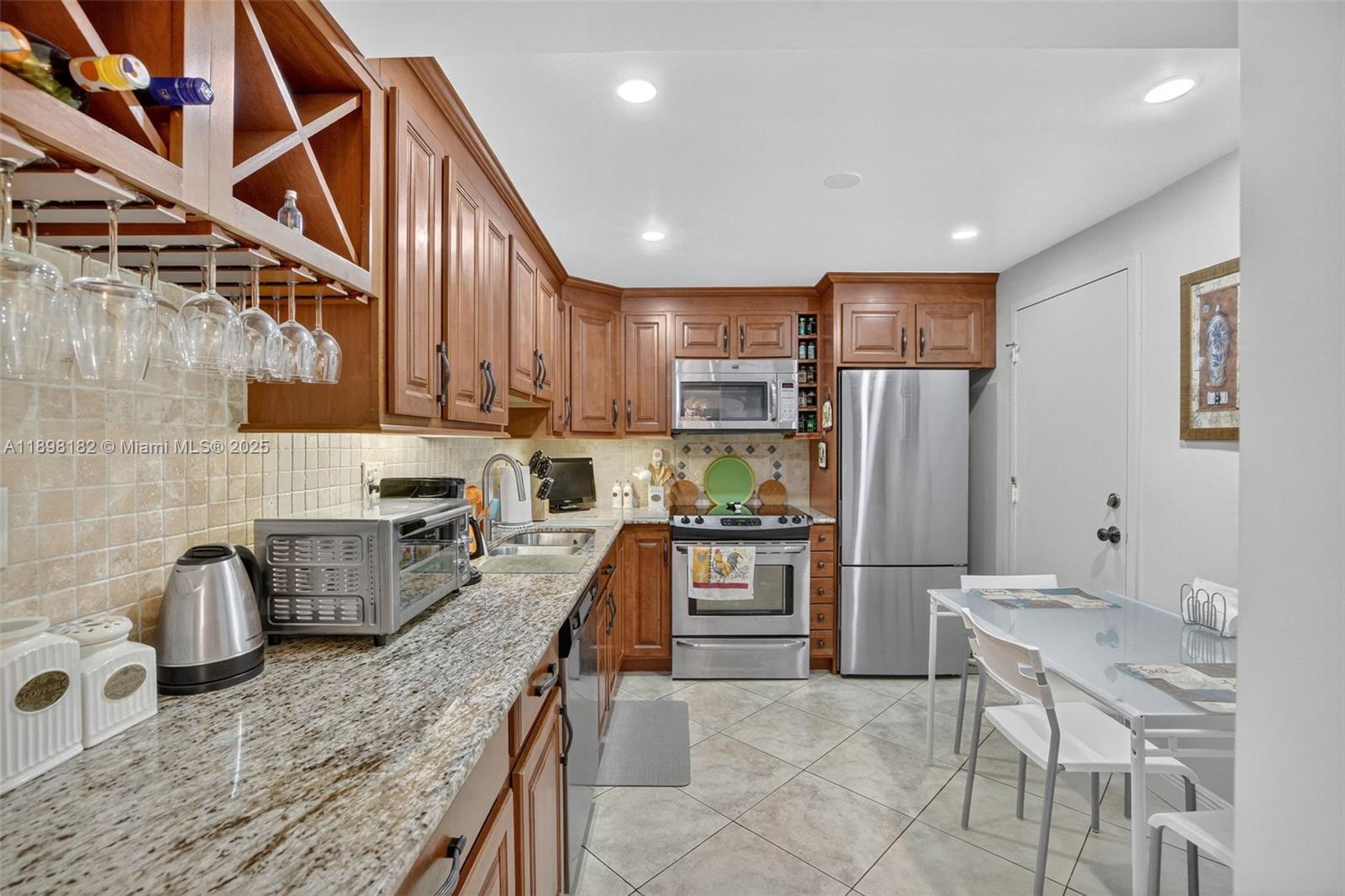 PLAZA TOWERS NORTH CONDO - Residential