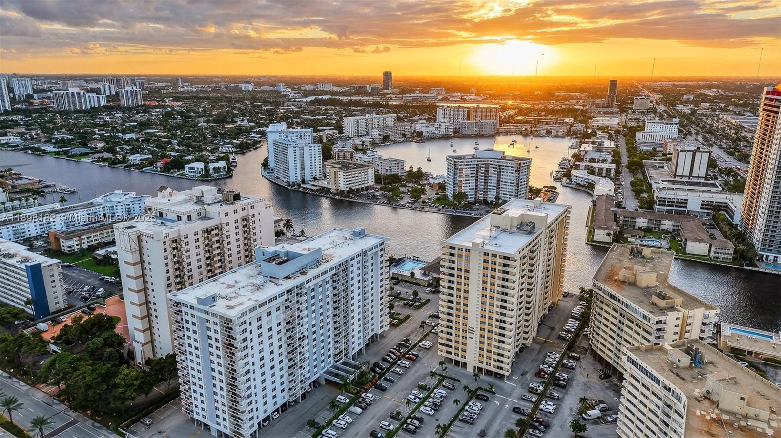 PLAZA TOWERS NORTH CONDO - Residential