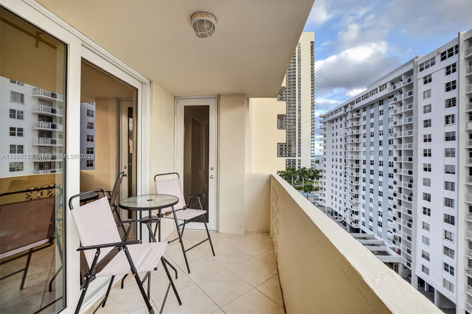 PLAZA TOWERS NORTH CONDO - Residential