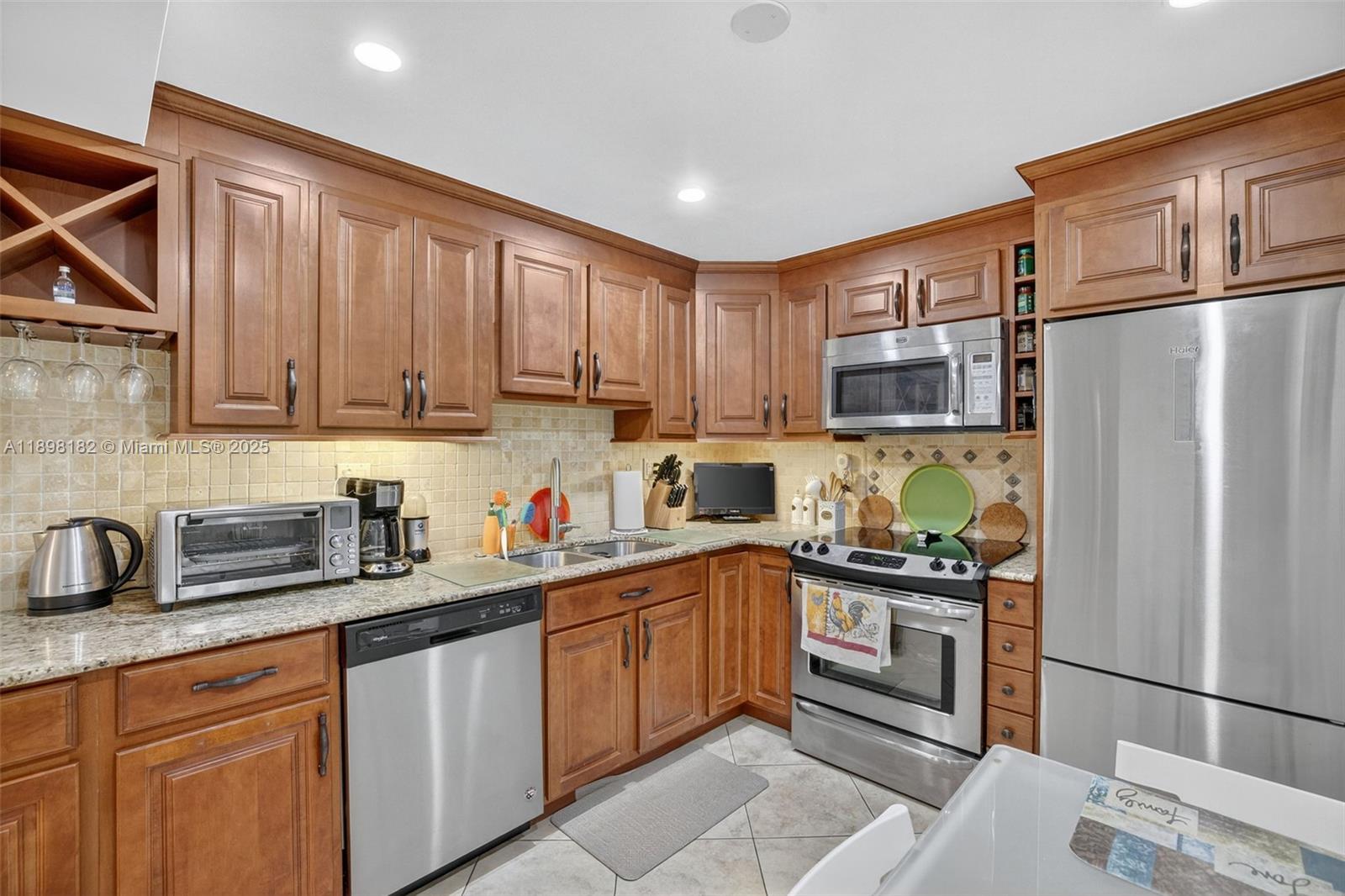 1833 S Ocean Dr 1004