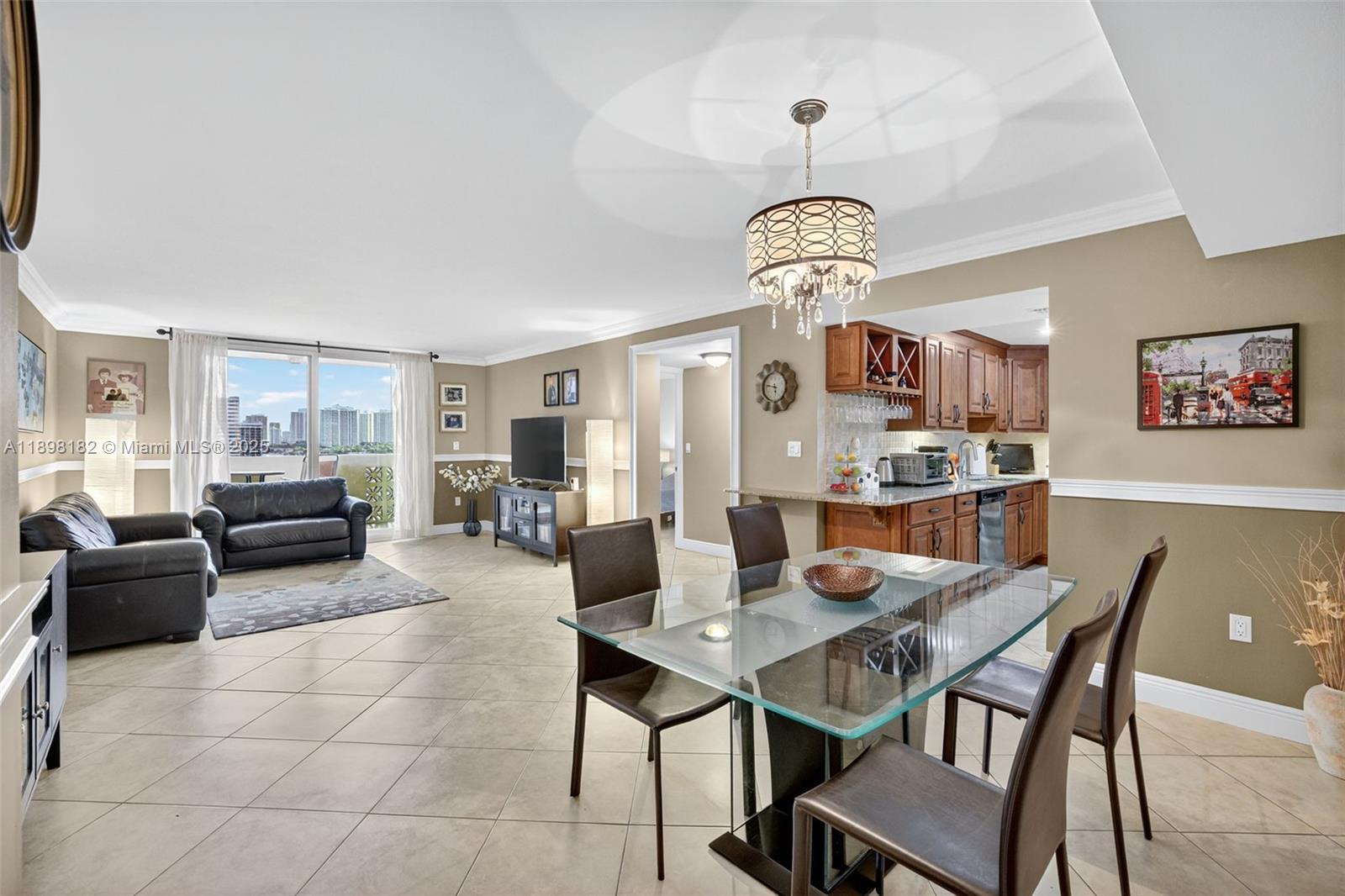 PLAZA TOWERS NORTH CONDO - Residential