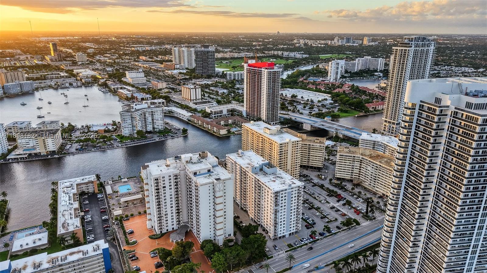 PLAZA TOWERS NORTH CONDO - Residential