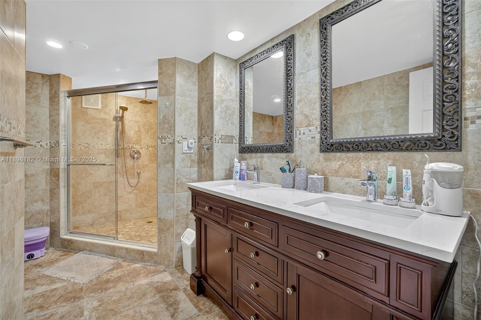 PLAZA TOWERS NORTH CONDO - Residential