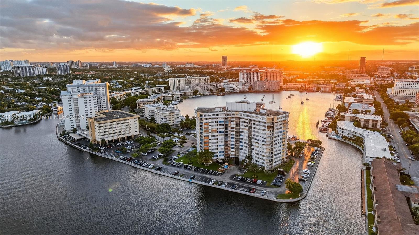 PLAZA TOWERS NORTH CONDO - Residential