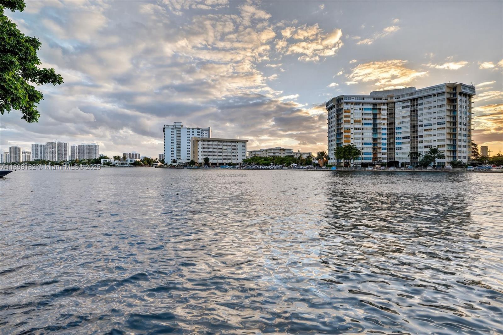 PLAZA TOWERS NORTH CONDO - Residential