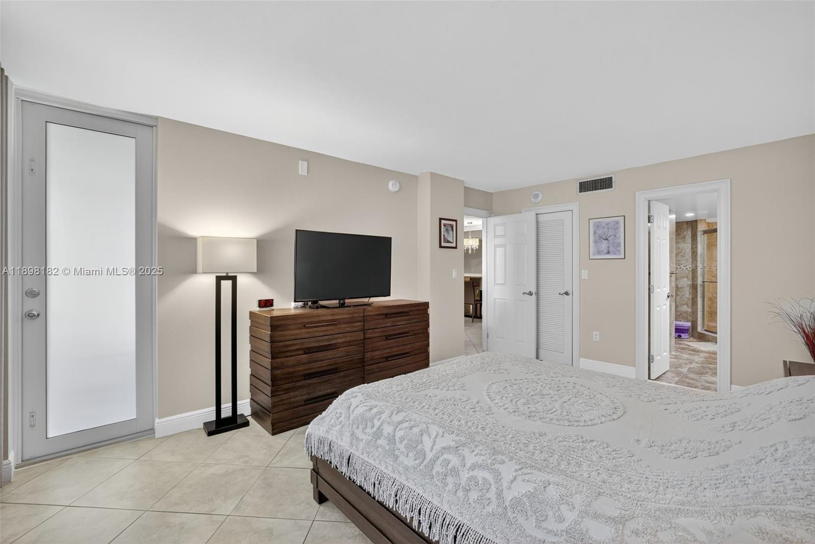 PLAZA TOWERS NORTH CONDO - Residential