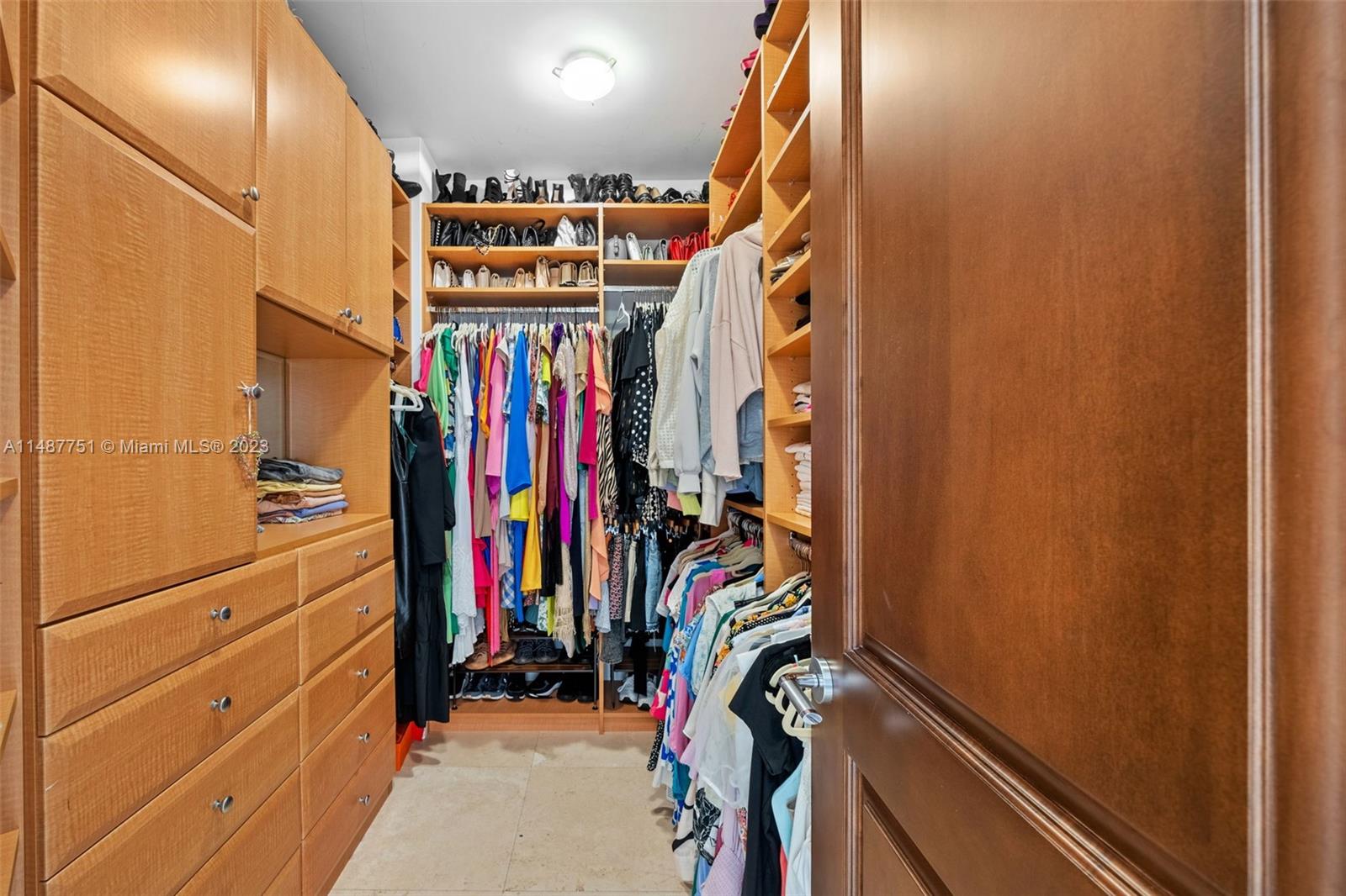 GOLDEN GATE ESTATES & MAR - Residential