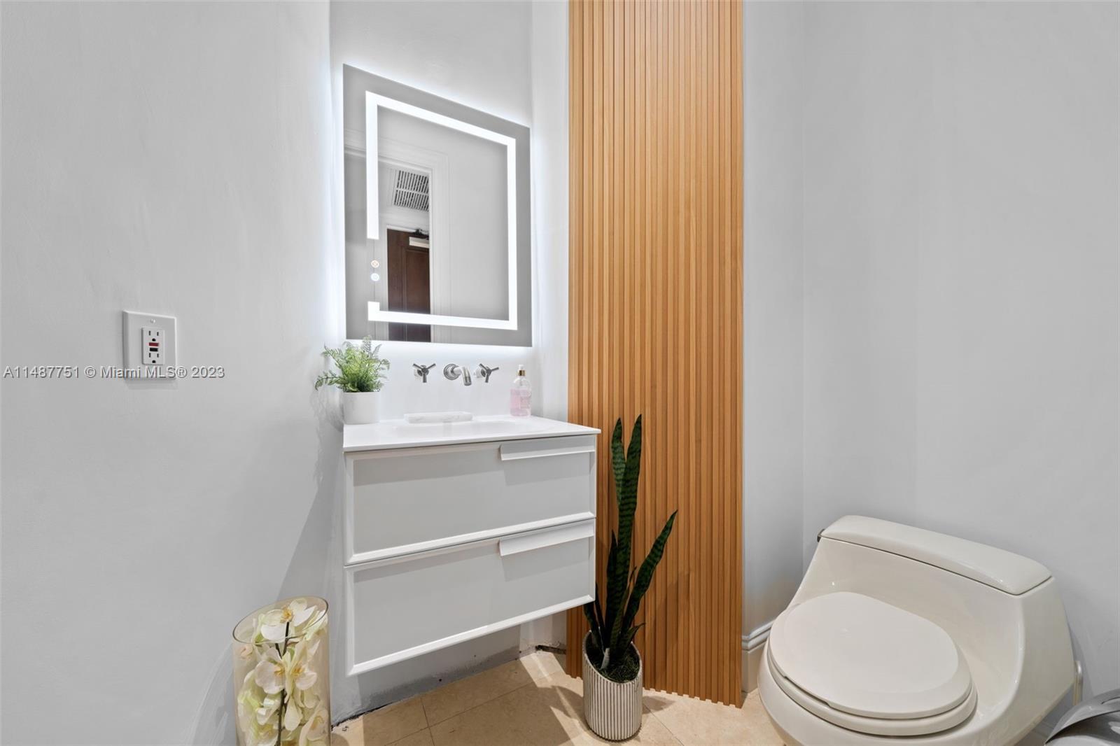 GOLDEN GATE ESTATES & MAR - Residential