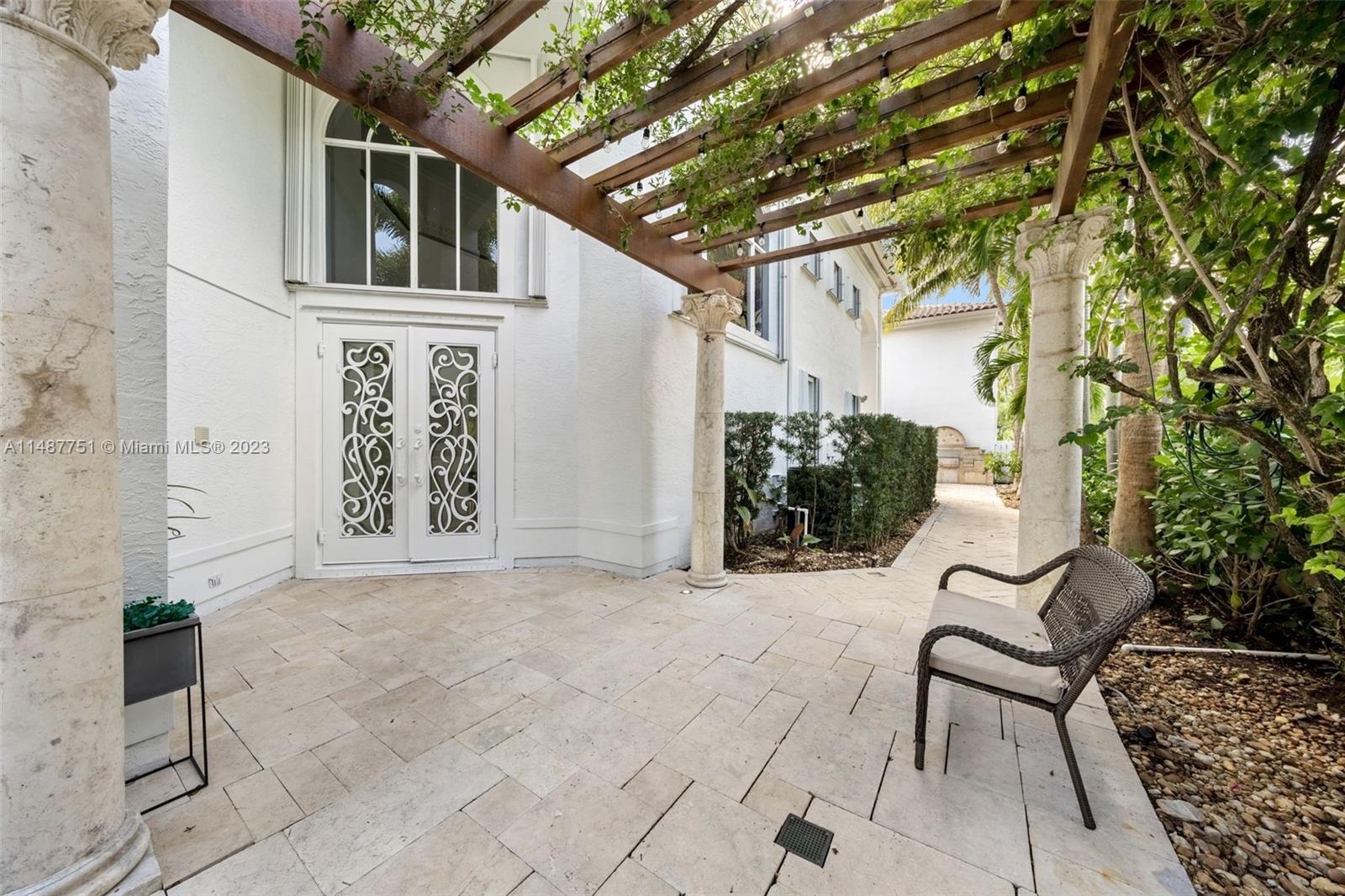 GOLDEN GATE ESTATES & MAR - Residential