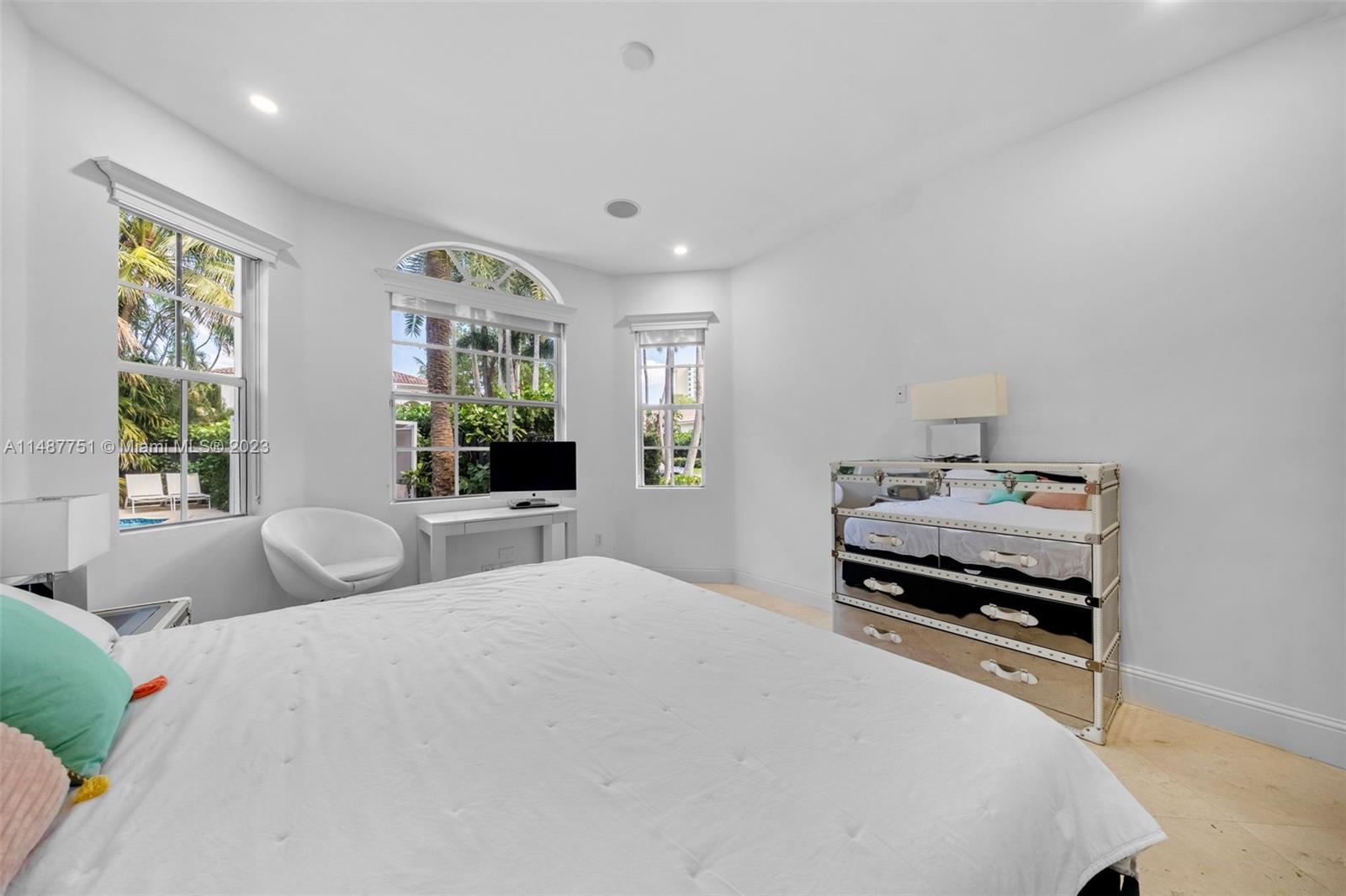 GOLDEN GATE ESTATES & MAR - Residential