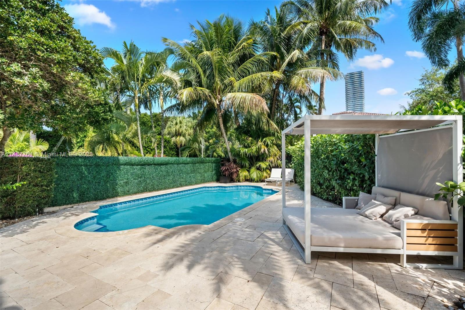 GOLDEN GATE ESTATES & MAR - Residential