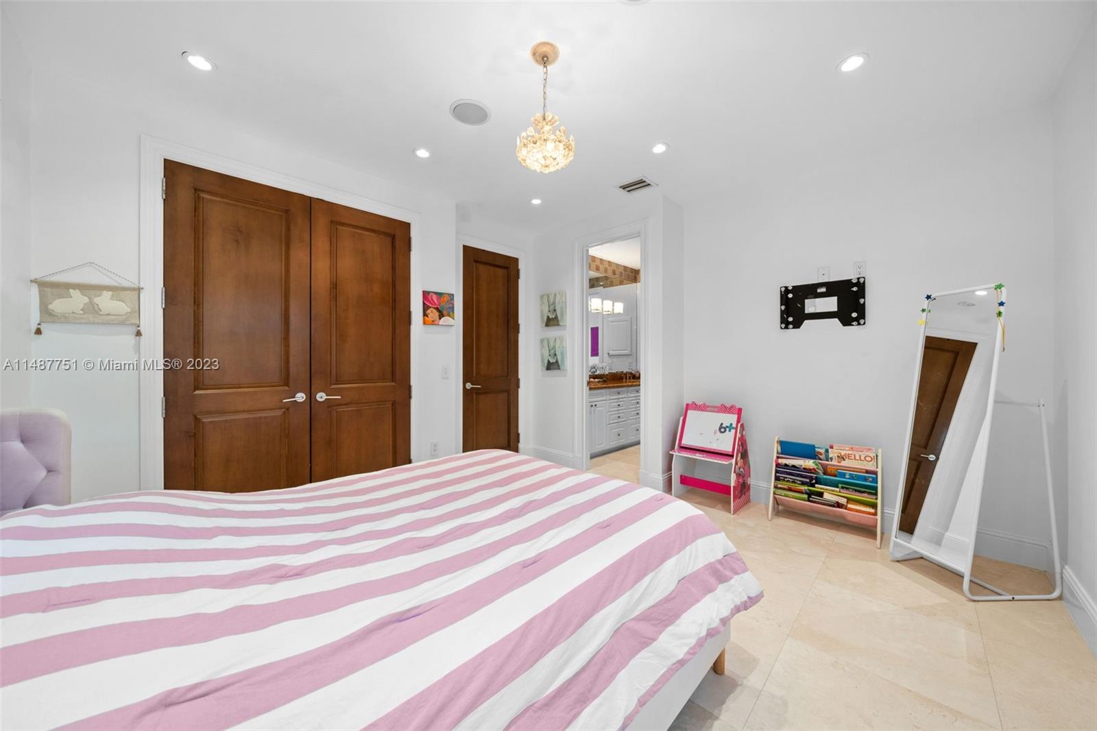 GOLDEN GATE ESTATES & MAR - Residential