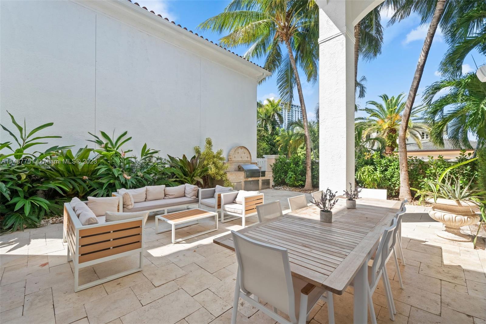 GOLDEN GATE ESTATES & MAR - Residential