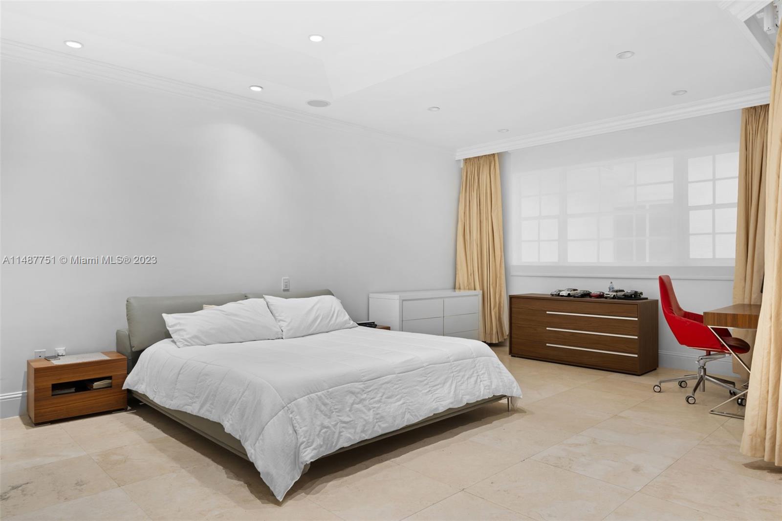 GOLDEN GATE ESTATES & MAR - Residential