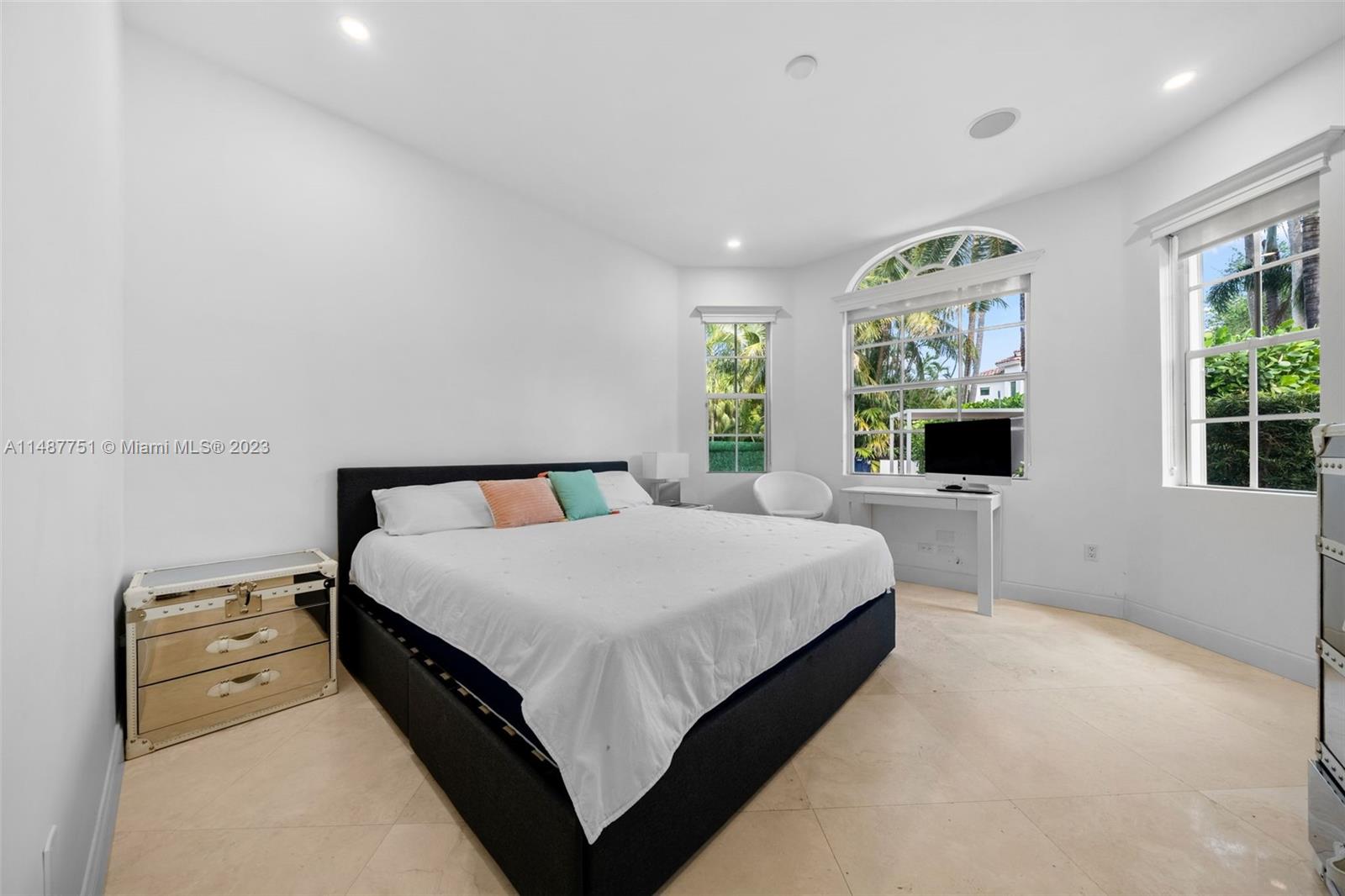 GOLDEN GATE ESTATES & MAR - Residential